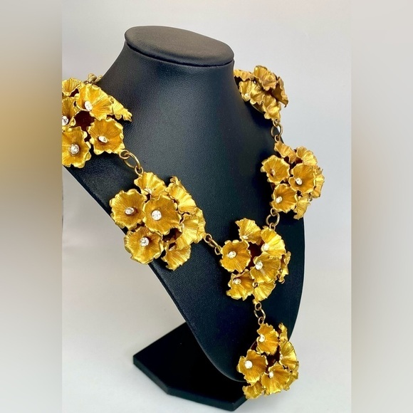 VINTAGE Henkel & Grossé (unsigned) Mid Century Floral Necklace & Clip Earrings - Picture 3 of 16